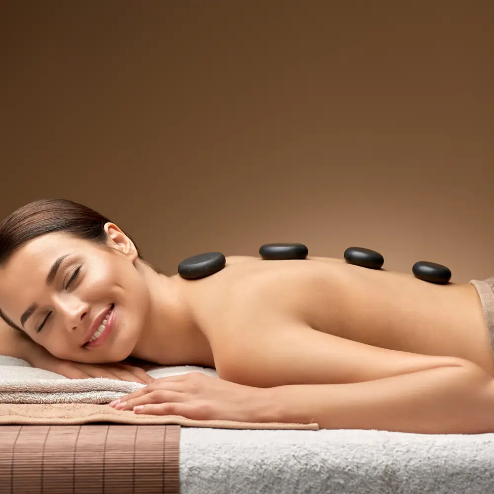 You Are Pretty Hot Stone- und Schröpfmassage Behandlung